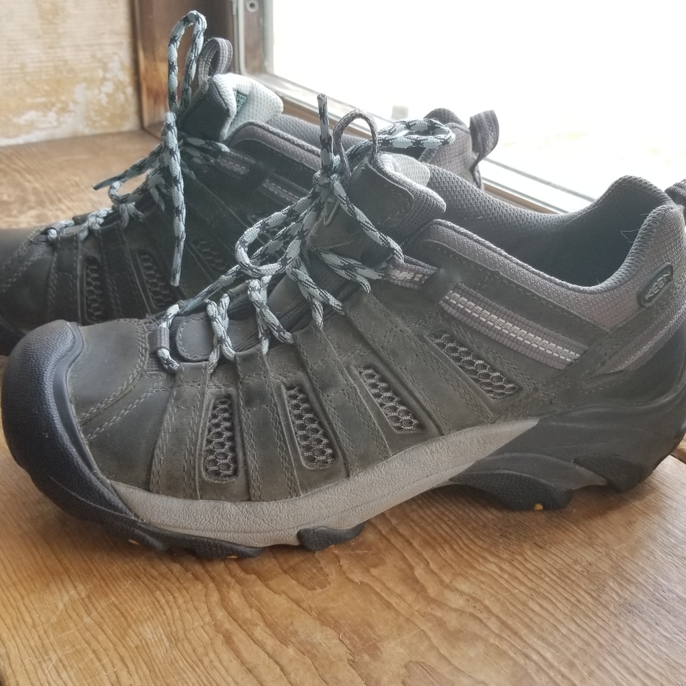 NWOT Keen Womens Voyageur 9M Hiking Shoes
